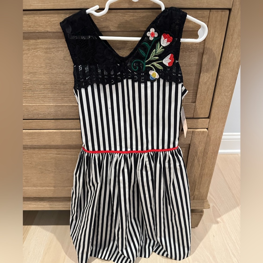 Pippa & Julie NWT Size 7